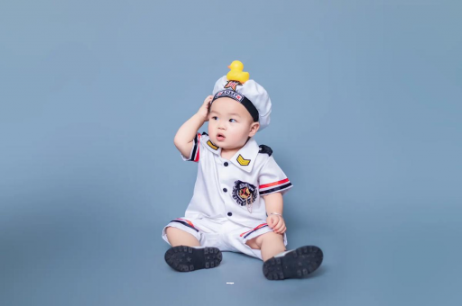 郴州宝宝几个月攒肚子